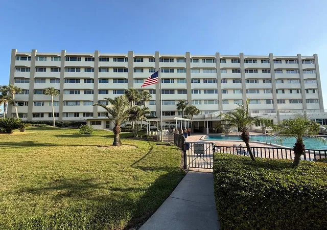 Photo 1 of Condo for sale at 100 Blf View Dr #317A, Belleair Bluffs, FL 33770 | MLS# TB8473419 | Listing updated on 2026-09-15