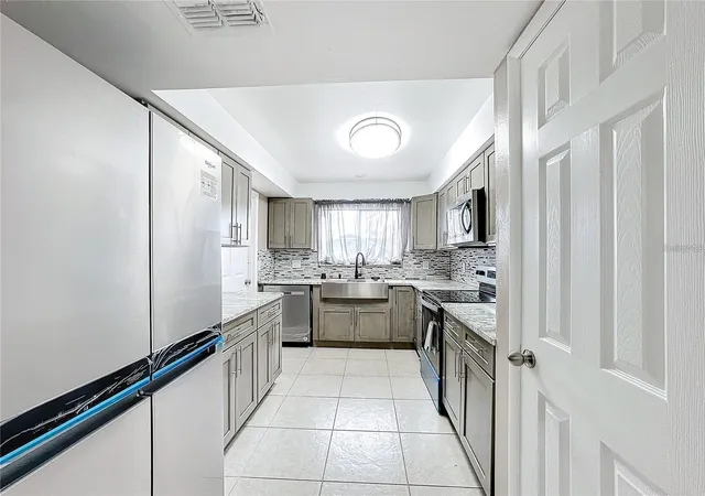 Photo 4 of Single family home for sale at 103 Alameda Dr, Kissimmee, FL 34743 | MLS# S5143290 | Listing updated on 2026-08-06