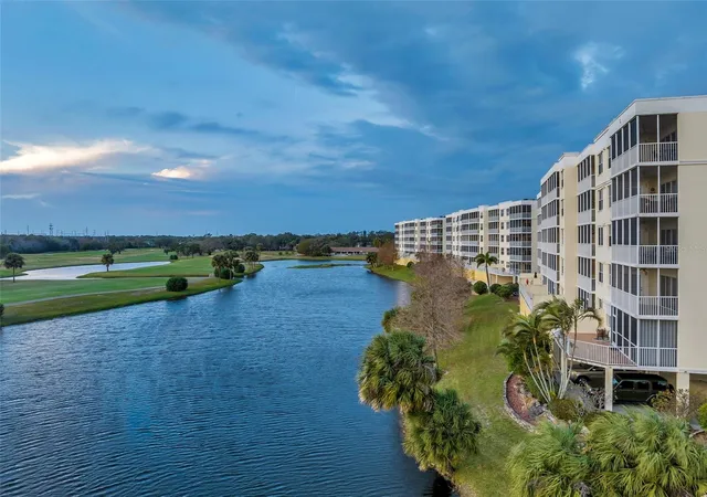 4th image of 1200 Country Club Dr #1404, Largo, FL 33771 | MLS# TB8473445