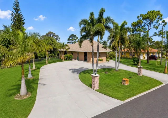 2nd image of 1710 Parker Dr, Englewood, FL 34223 | MLS# N6142824