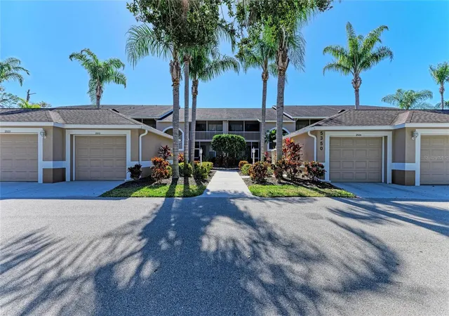 Photo 4 of Condo for sale at 5350 Hyland Hills Ave #2512, Sarasota, FL 34241 | MLS# A4681515 | Listing updated on 2026-08-30