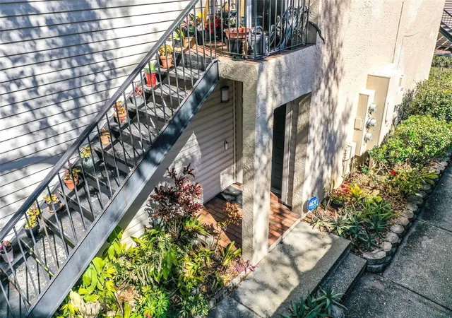 Listing Photo 2 - Condo for sale in building located at 4837 Puritan Cir, TAMPA, FL 33617 - Unit #2505