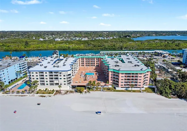 2nd image of 18400 Gulf Blvd, INDIAN SHORES, FL 33785