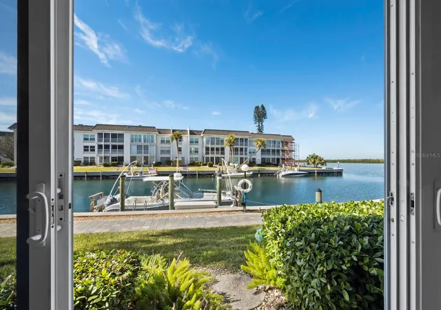 Homes for sale in Longboat Key, FL | 4320 Falmouth Dr #103, Longboat Key, FL 34228 | MLS# A4681530