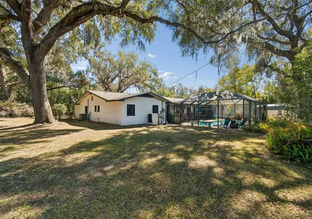 11th image of 13550 11th St, Dade City, FL 33525 | MLS# TB8473540