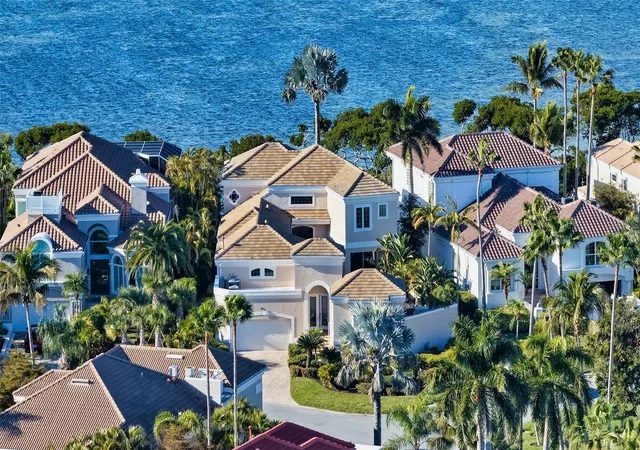 Photo 1 of Single family home for sale at 3548 Fair Oaks Ln, Longboat Key, FL 34228 | MLS# A4681540 | Listing updated on 2026-09-25