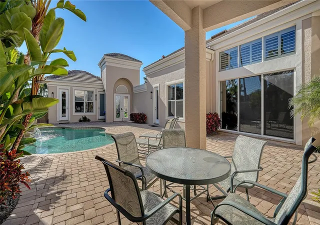 Photo 4 of Single family home for sale at 3548 Fair Oaks Ln, Longboat Key, FL 34228 | MLS# A4681540 | Listing updated on 2026-09-25