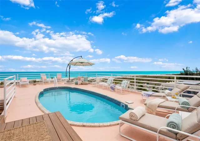 Photo 1 of Single family home for sale at 648 Beach Rd, Sarasota, FL 34242 | MLS# A4681541 | Listing updated on 2026-08-31