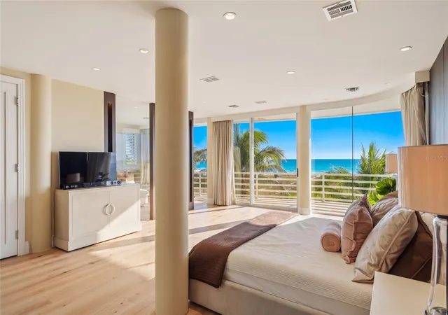 Photo 4 of Single family home for sale at 648 Beach Rd, Sarasota, FL 34242 | MLS# A4681541 | Listing updated on 2026-08-31