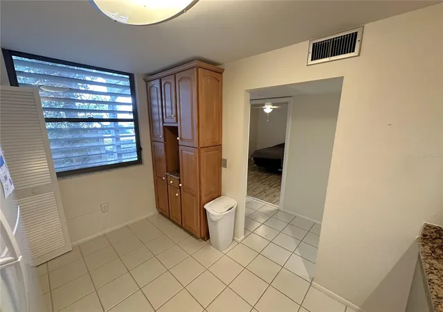 4th image of 645 Woodlawn Dr, Bradenton, FL 34210 | MLS# A4681548