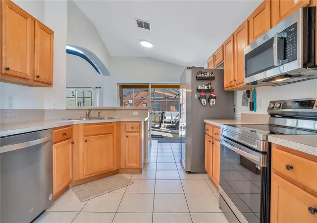 Homes for sale in Kissimmee, FL | 161 Hideaway Beach Ln, Kissimmee, FL 34746 | MLS# O6380471