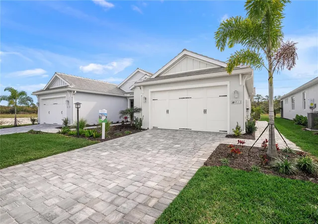Photo 1 of Single family home for sale at 9533 Lunar Dove Dr, Sarasota, FL 34240 | MLS# A4681608 | Listing updated on 2026-05-13