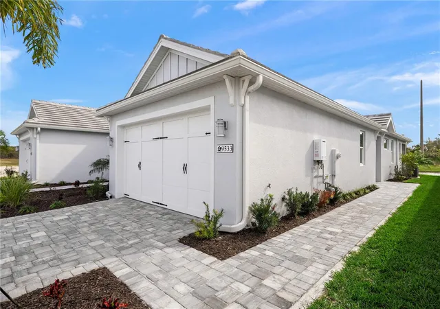 Photo 2 of Single family home for sale at 9533 Lunar Dove Dr, Sarasota, FL 34240 | MLS# A4681608 | Listing updated on 2026-05-13