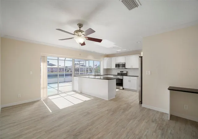 Homes for sale in Apollo Beach, FL | 910 Spindle Palm Wy, Apollo Beach, FL 33572 | MLS# TB8473743