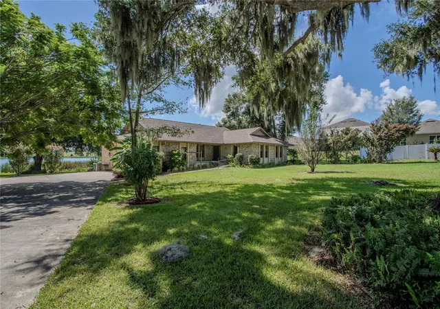 Single family home for sale at 13 Hermosa Dr, EUSTIS, FL 32726 | MLS# G5107869