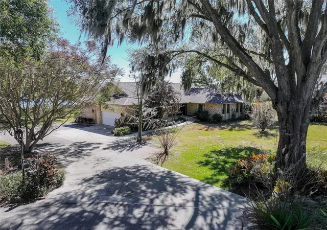 3rd image of 13 Hermosa Dr, Eustis, FL 32726 | MLS# G5107869