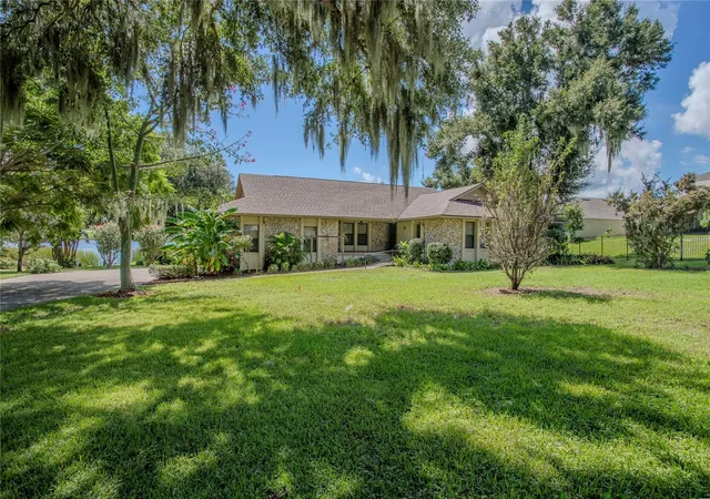 Photo 3 of Single family home for sale at 13 Hermosa Dr, Eustis, FL 32726 | MLS# G5107869 | Listing updated on 2026-09-19