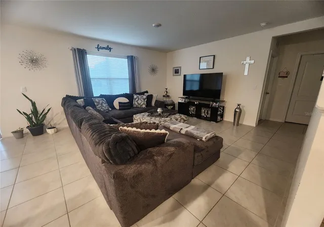 Photo 3 of Single family home for sale at 1075 Griffon Ave, Lake Alfred, FL 33850 | MLS# TB8473829 | Listing updated on 2026-07-11