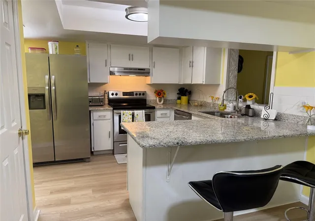 4th image of 322 Regal Park Dr, Valrico, FL 33594 | MLS# TB8473860