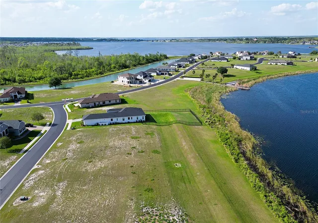 Homes for sale in Auburndale, FL | 283 Spinnaker Ct, Auburndale, FL 33823 | MLS# S5143399