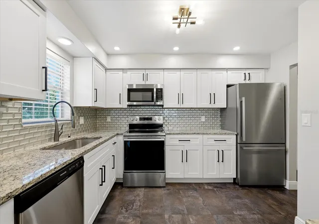 4th image of 1706 Belleair Forest Dr, Clearwater, FL 33756