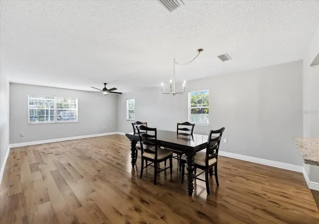 Listing Photo 4 - Condo for sale in building located at 1706 Belleair Forest Dr, Clearwater, FL 33756 - Unit #128