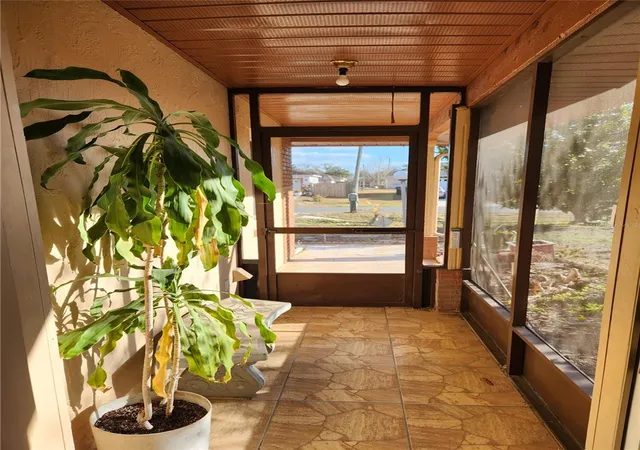 Photo 3 of Single family home for sale at 713 Bear Way, Kissimmee, FL 34759 | MLS# S5143415 | Listing updated on 2026-03-08