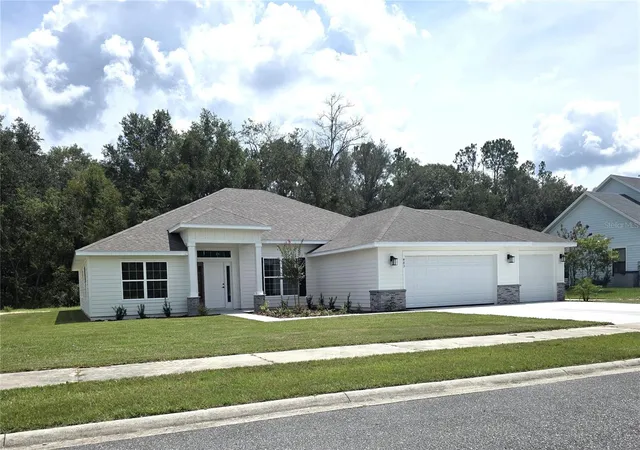 Photo 3 of Single family home for sale at 483 Sw Bellflower Dr, Lake City, FL 32024 | MLS# GC537341 | Listing updated on 2026-10-24