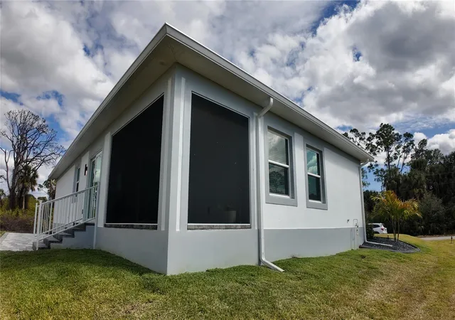 Photo 4 of Sale Pending at 1222 Underhill Cir, Port Charlotte, FL 33953 | MLS# D6146068 | Listing updated on 2026-10-10