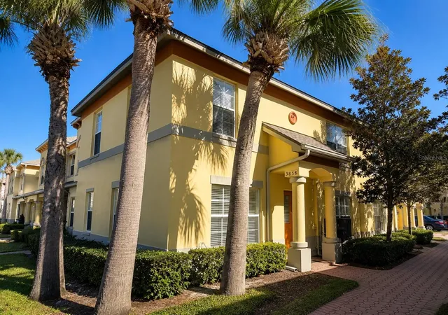 Townhouse for sale at 3858 Is Way, Saint Petersburg, FL 33705 | MLS# TB8474029