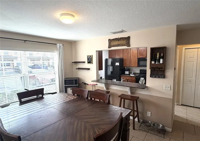 5th image of 3858 Island Wy, Saint Petersburg, FL 33705 | MLS# TB8474029