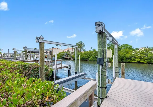 Photo 3 of Townhouse for sale at 4306 Sunray Ct, Tampa, FL 33615 | MLS# TB8474105 | Listing updated on 2026-10-06