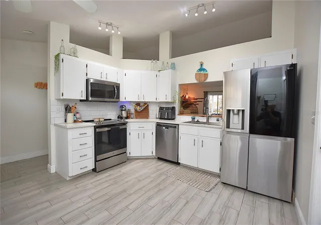 5th image of 2022 Hatteras Pt, Lakeland, FL 33813 | MLS# L4959261