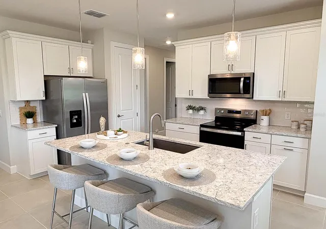 Photo 2 of Single family home for sale at 5811 Silverside Pine Ct, Bradenton, FL 34211 | MLS# A4681775 | Listing updated on 2026-09-24