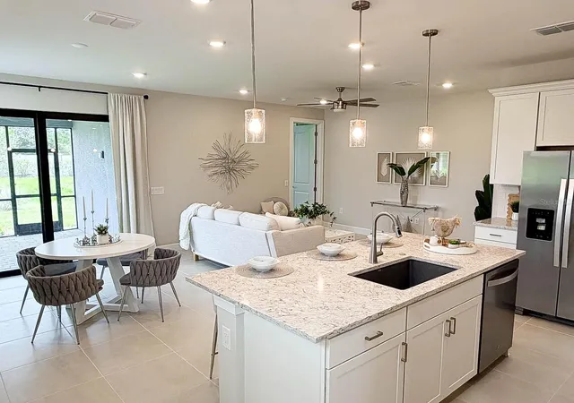 Photo 4 of Single family home for sale at 5811 Silverside Pine Ct, Bradenton, FL 34211 | MLS# A4681775 | Listing updated on 2026-09-24