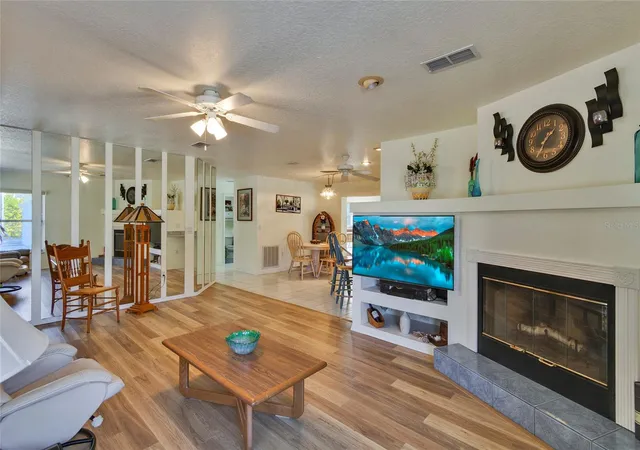 Photo 3 of Single family home for sale at 7095 Blackbird Ave, Weeki Wachee, FL 34613 | MLS# W7882838 | Listing updated on 2026-09-05