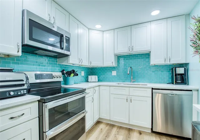 3rd image of 10216 Regal Dr, LARGO, FL 33774