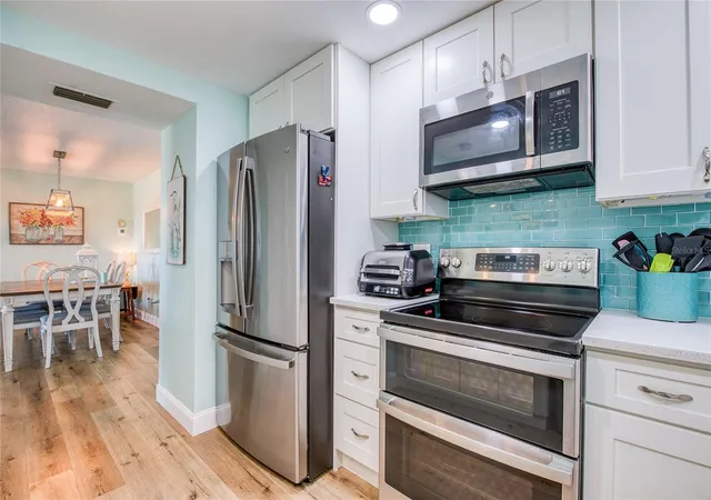 5th image of 10216 Regal Dr, LARGO, FL 33774