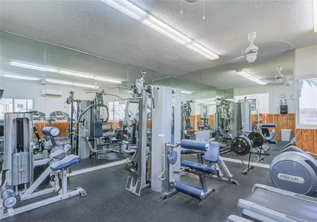 2nd image of 10216 Regal Dr, LARGO, FL 33774