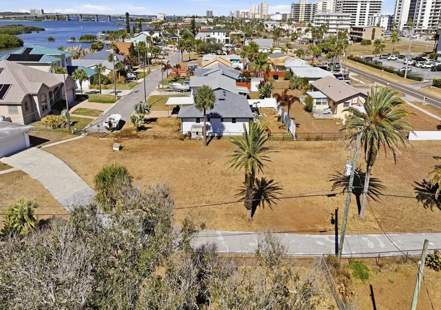 3rd image of 3816 Cardinal Blvd, Port Orange, FL 32127 | MLS# V4947245