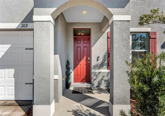 Photo 3 of Single family home for sale at 209 Sofia Ln, Lake Alfred, FL 33850 | MLS# L4959271 | Listing updated on 2026-08-10