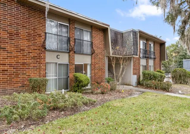 2nd image of 1700 Sw 16Th Ct #P24, Gainesville, FL 32608 | MLS# GC537359