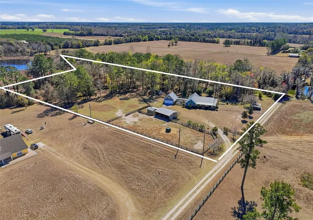 1st image of 27471 Nw 173rd Ter, Alachua, FL 32615 | MLS# GC537361