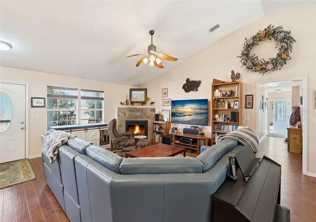5th image of 27471 Nw 173Rd Ter, Alachua, FL 32615 | MLS# GC537361