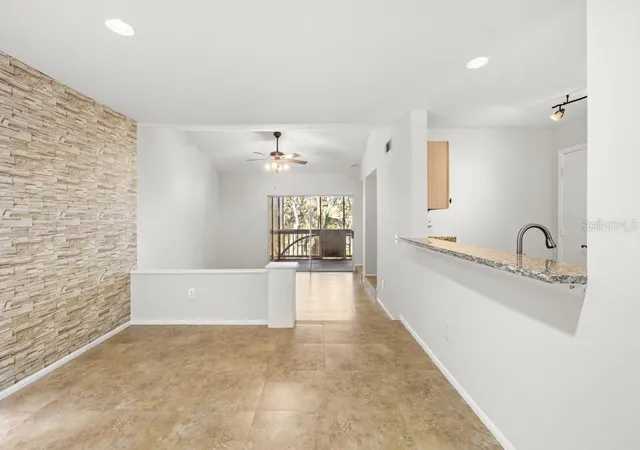 Listing Photo 5 - Condo for sale in building located at 486 N Pin Oak Pl, Longwood, FL 32779 - Unit #308