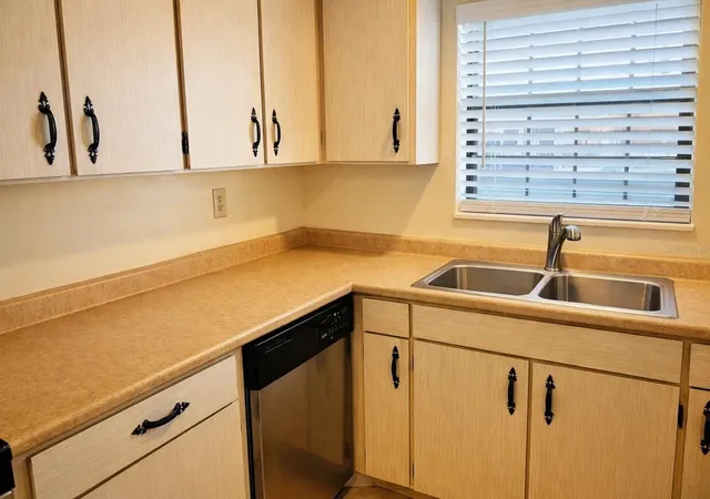 5th image of 625 N Halifax Ave #9, Daytona Beach, FL 32118 | MLS# O6381042