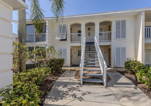 Photo 2 of Sale Pending at 435 Cerromar Ln #326, Venice, FL 34293 | MLS# N6142886 | Listing updated on 2026-09-24