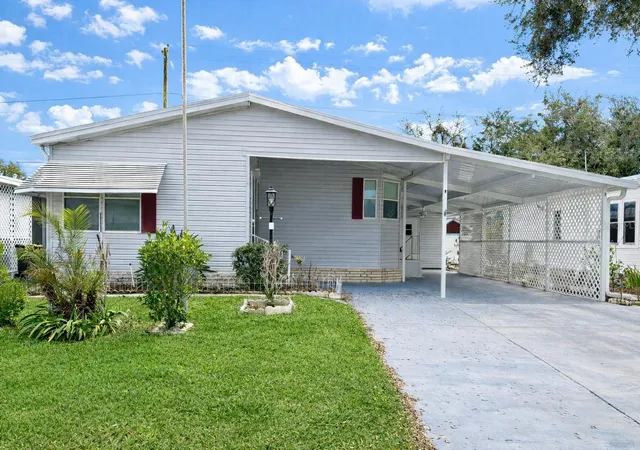 1st image of 6086 Southern Oaks Dr Se, Winter Haven, FL 33884 | MLS# L4959284