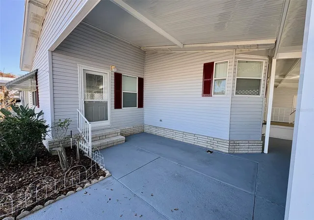 3rd image of 6086 Southern Oaks Dr Se, Winter Haven, FL 33884 | MLS# L4959284