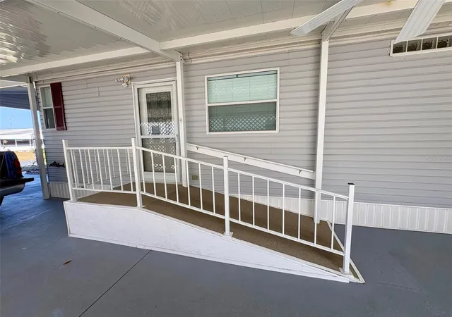 2nd image of 6086 Southern Oaks Dr Se, Winter Haven, FL 33884 | MLS# L4959284